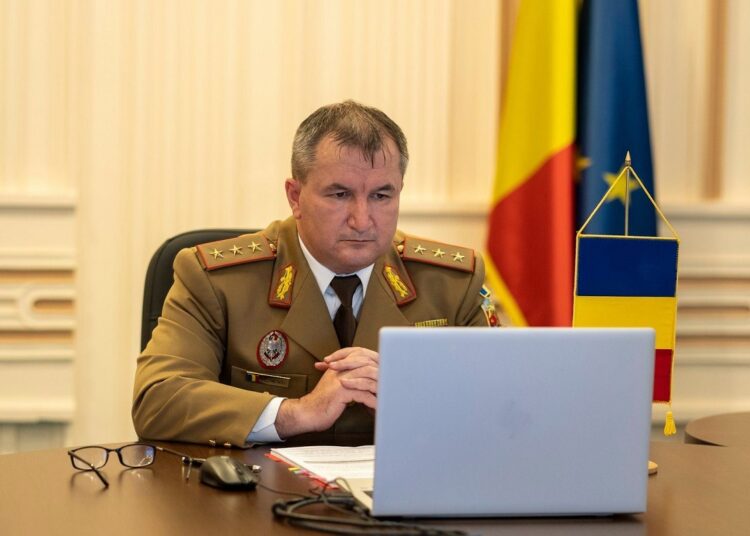 Șeful Statului Major al Apărării, generalul Daniel Petrescu, a efectuat o vizită oficială în Republica Moldova: „Îmi voi menține angajamentul de a fi alături de militari pentru a susține efortul pe care îl depun în poligoanele naționale și multinaționale de instrucție”