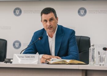 Ministrul Tanczos Barna, despre hotărârea Blue Air de a menține suspendarea zborurilor până în octombrie: „O companie serioasă nu suspendă zborurile la o executare silită în jumătate de oră după primirea veștii de la bancă”