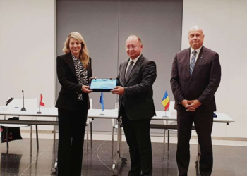 Bogdan Aurescu a predat Președinția Comunității Democrațiilor către omologul său din Canada, după trei ani în care a fost deținută de România