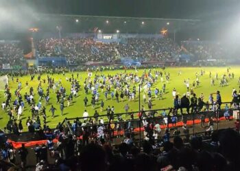 Mesajul președintelui FIFA, după ce peste 170 de persoane au murit pe un stadion din Indonezia: „Lumea fotbalului este în stare de şoc”