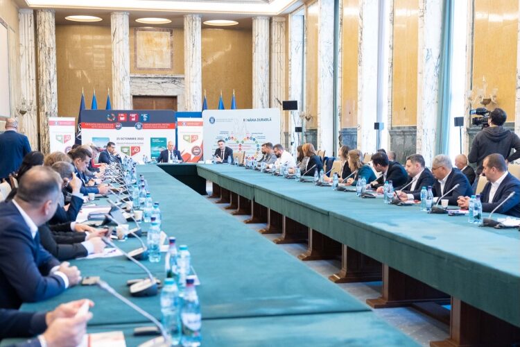 Elevii și profesorii din liceele tehnologice și școlile profesionale din domeniul auto au primit 1.800 de manuale 