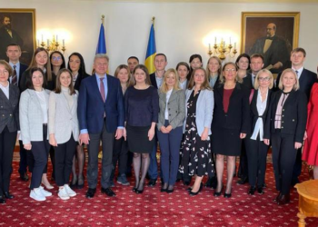 Ministrul Bogdan Aurescu i-a primit la sediul MAE pe participanții la Cursul de formare în domeniul afacerilor europene dedicat diplomaților și funcționarilor din instituțiile centrale ale Republicii Moldova implicați în procesul de aderare la UE