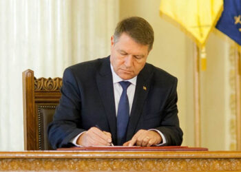 Klaus Iohannis a semnat decretul prin care premierul Nicolae Ciucă se desemnează ca ministru interimar al Apărării Naționale
