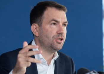 Președintele USR susține că proiectul de abrogare definitivă a pensiilor speciale pentru parlamentari și primari ar fi blocat coaliția de guvernare: ”Este blocat de această coaliție la Senat”