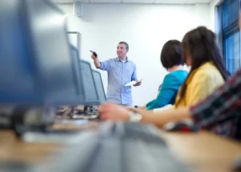 Peste 17.800 de persoane au participat la cursurile organizate de ANOFM, în primele zece luni ale acestui an