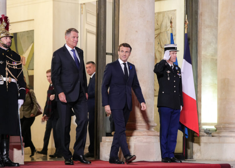 Klaus Iohannis a avut o întrevedere cu Emmanuel Macron la Palatul Elysee