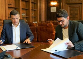 Ministrul Transporturilor a semnat un contract de finanțare de 12 milioane de euro pentru Aeroportul Internațional din Craiova