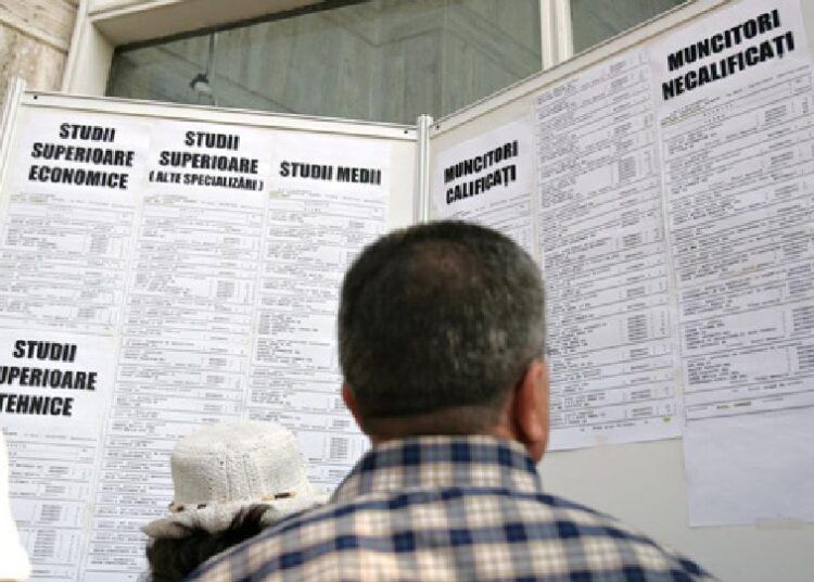 INS: Peste 45.000 de locuri de muncă vacante