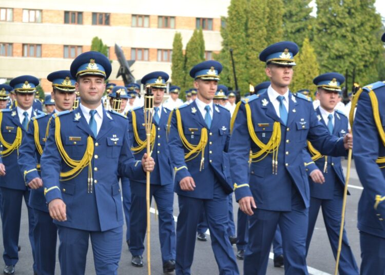 Statul Major al Forțelor Aeriene Române desfășoară o campanie de promovare a ofertei educaționale în 10 orașe din țară