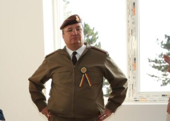 Nicolae Ciucă: „Nu putem să lăsăm copiii, în prag de examen şi înainte de finalul anului de învăţământ, suspendaţi!”