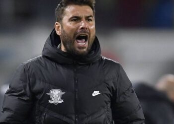 Mutu, supărat pe toată lumea, după ce a dat chix la cârma Rapidului! Ce l-a deranjat așa de tare?