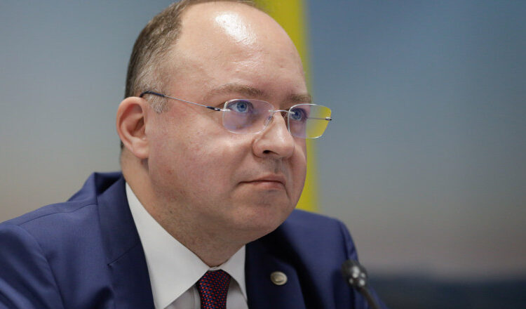 Bogdan Aurescu, mesaj de Ziua Românilor de Pretutindeni: „MAE se află foarte aproape de cetăţenii români din străinătate!”