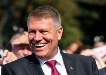 Grevă în Educație? Nicio problemă pentru Iohannis! Tocmai a plecat din țară!
