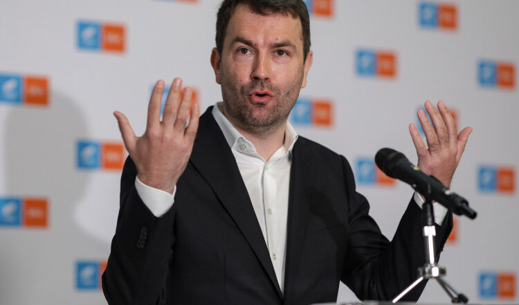 Cătălin Drulă iese la atac: „De când e premier, Ciolacu a îndatorat România cu peste 610 milioane de lei în fiecare zi!”
