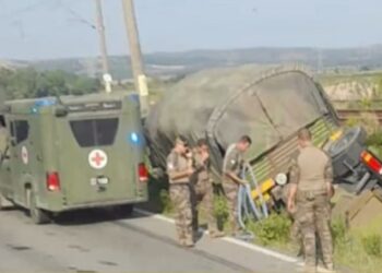 Ziua în care s-a răsturnat camionul cu proști, în apropiere de Onești!
