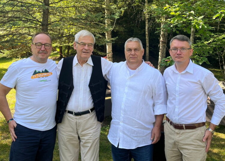 Viktor Orban susține că Transilvania e a lui! Sumele astronomice cu care l-a finanțat pe László Tőkés, tartorul Ținutului Secuisc!