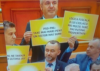 AUR, proteste în timpul discursului premierului Marcel Ciolacu din Parlament !