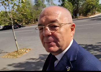 Emil Boc nu mai suportă întrebările incomode! Scandal cu activistul Marian Ceaușescu: “Cine te plătește?! Ești plătit de Moscova?”