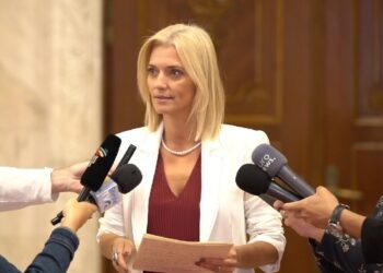 Nu le ajunge! Pe lângă pensii speciale, Gorghiu vrea și salarii speciale pentru magistrați!
