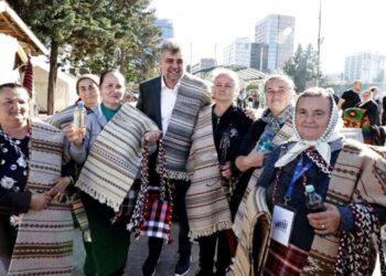 IPOCRIZIE. Din haine străine de 10.000 de euro premierul ne îndeamnă să cumpărăm românește!