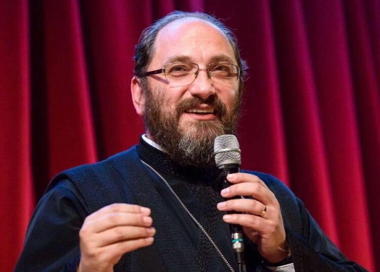 Avertismentul preotului Constantin Necula pentru cei care mănâncă în exces: Ce prosteală a dat în noi?
