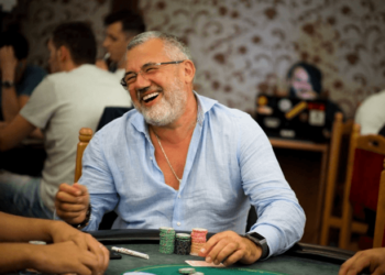 Sorin Constantinescu îi răspunde lui Ciolacu: „Tot ce țipă el la televizor este o ipocrizie ordinară!”