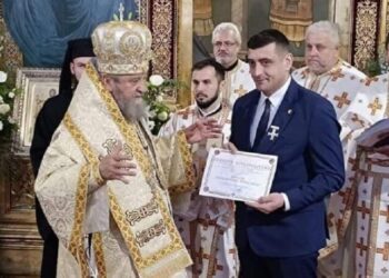 George Simion, distins cu „Crucea Șaguniană” de Mitropolitul Ardealului