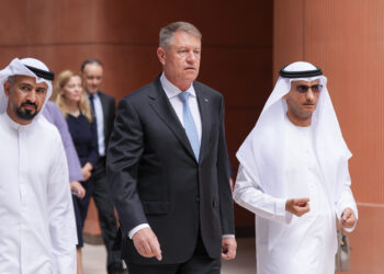 Klaus Iohannis a zburat cu avionul privat în Dubai, cică pentru a susține reducerea emisiilor: ‘Ne angajăm să ne reducem în continuare emisiile’