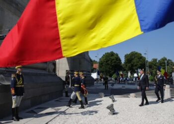 În caz de război, 50,5% din români spun că ar lupta, 11,8% s-ar ascunde, 19,4% ar emigra!