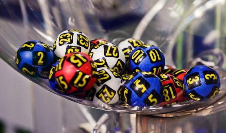Rezultate Loto 6 din 49 din 3 decembrie: a fost tragere specială de Moș Nicolae!