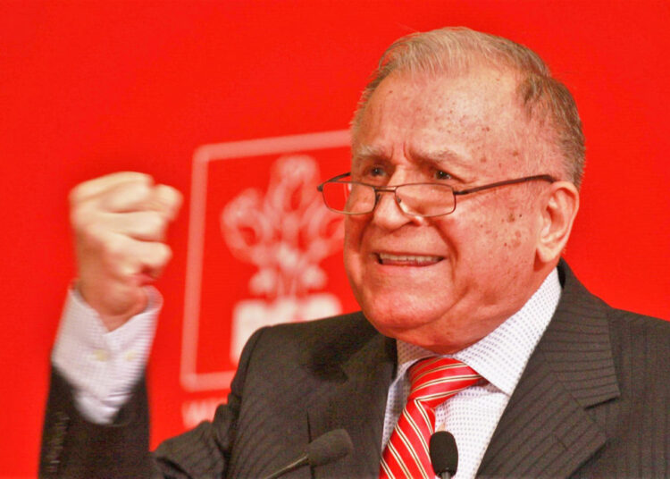 Ciolacu vrea să-i construiască un mausoleu lui Tătuca Iliescu!