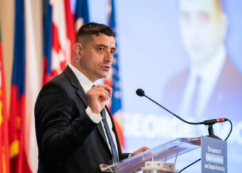 Românii se revoltă: AUR – principalul câștigător al prăbușirii încrederii în guvern!