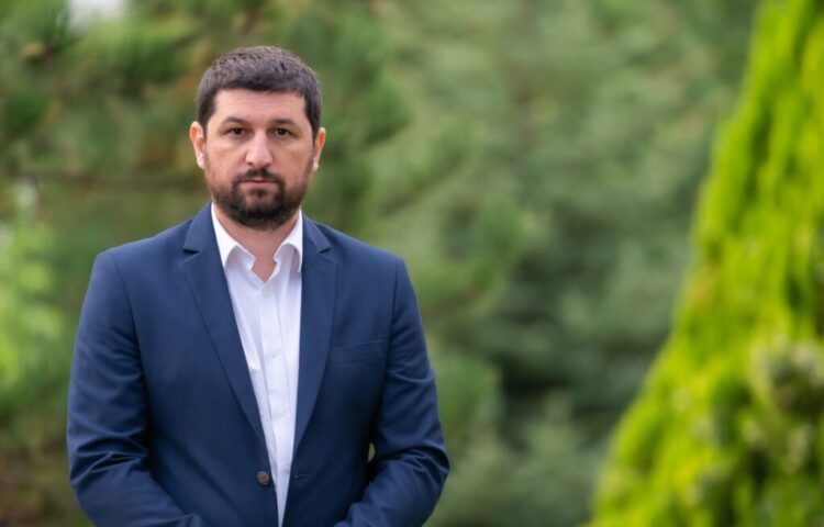 Marius Lulea (AUR): „În loc să taie cheltuielile bugetare, Marcel Ciolacu a crescut numărul de bugetari cu 11.521”