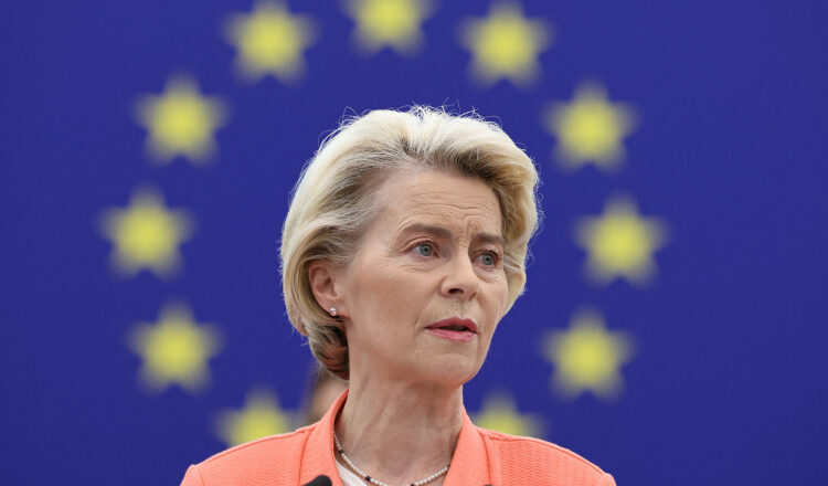 Ursula von der Leyen urmează să-şi anunţe luni candidatura pentru un nou mandat la conducerea Comisiei Europene