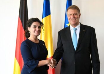 Cozmin Guşă: Locul 1 de pe lista PSD-PNL, Ramona Chiriac, este fosta “menajeră” a părinților lui Klaus Iohannis