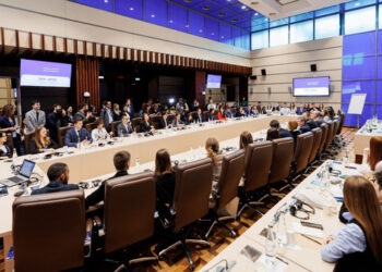 „Model EU Moldova”: 80 de tineri au devenit europarlamentari pentru trei zile