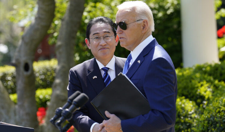 Biden: Un japonez, primul astronaut neamerican care va păși pe Lună!