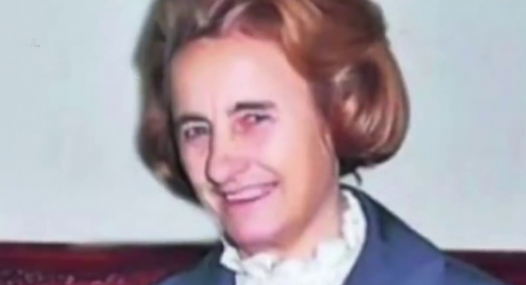 Elena Ceaușescu, o frumusețe autentică văzută ca o Marilyn Monroe a estului de către unii occidentali, a fost și o persoană pasionată de științe, savant