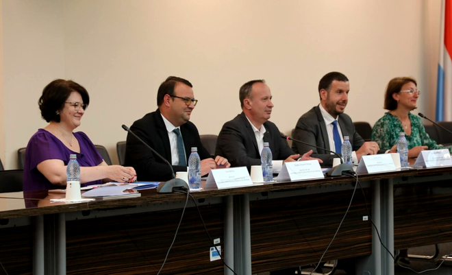 Ministrul Adrian Câciu își reafirmă sprijinul pentru Republica Moldova și reconstrucția Ucrainei, după întâlnirea cu Ina Coşeru
