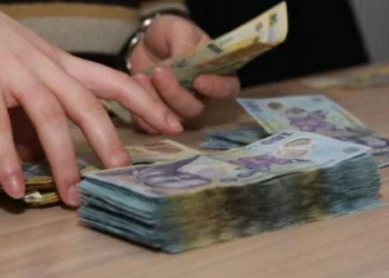 Salariul mediu net a scăzut cu 1,9%, la 5.118 lei, în luna mai