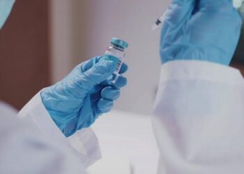 Bursa.ro: După Covid, foşti decidenţi din Pfizer, Sanofi și OMS se ocupă de cardul european de vaccinare. Gheorghe Piperea: Se urmărește conformarea obligatorie a cetăţenilor și îmbogăţirea companiilor din industria farma