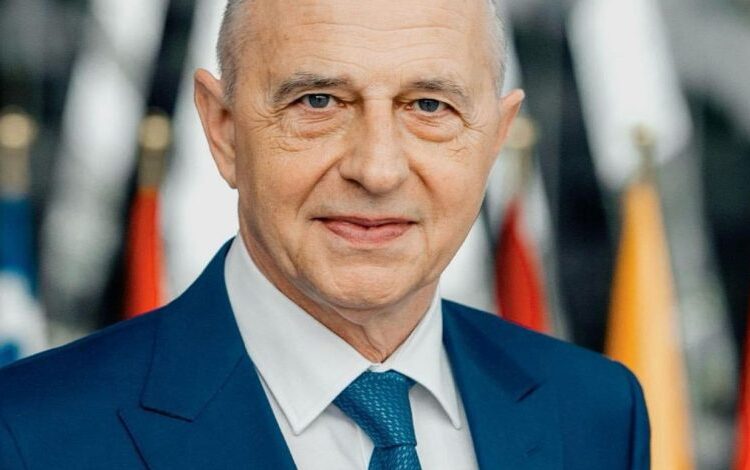 Cum a ajuns Vanghelie să fie sponsorul lui Geoană