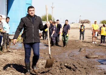 Cum s-a apucat AUR să implementeze Planul Simion la Pechea: 8 familii cu mulți copii vor avea case noi*