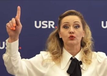 Elena Lasconi bate câmpii. Nu se pricepe la nimic