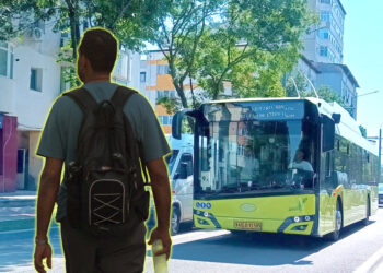 Elev bătut și amenințat în drum spre casă, de alți doi tineri