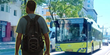 Elev bătut și amenințat în drum spre casă, de alți doi tineri