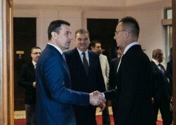 Ministrul maghiar de Externe, Szijiarto Peter, întâlnire cu cei doi miniștri UDMR, Cseke Attile și Tanczos Barna, luni, la București