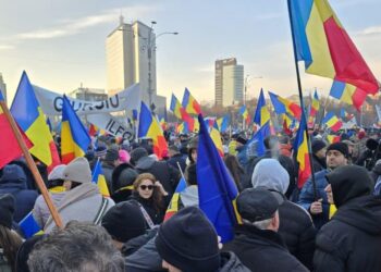 Ion Cristoiu: Românii urăsc efectiv actuala putere care le-a furat până şi dreptul la vot