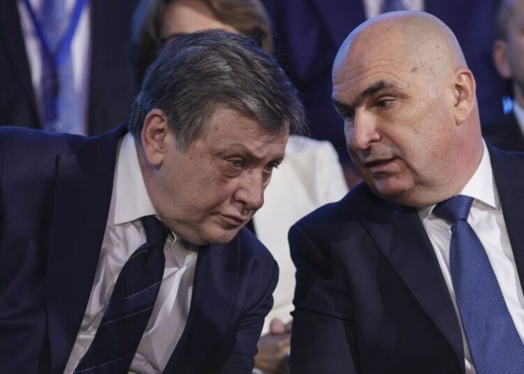 Bolojan, întrebat dacă a încălcat Constituția afișându-se în campanie cu Crin Antonescu