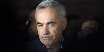 Călin Georgescu îi dă dreptate lui Victor Ponta: ‘În lumea reală, un lider adevărat salvează vieți. Nu lasă oamenii să moară ‘